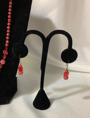 Red beaded set, necklace, bracelet, earrings - image3
